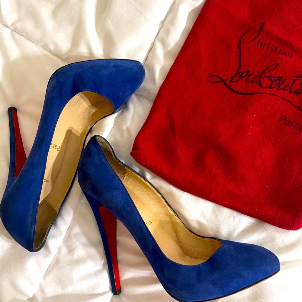Christian Louboutin Blue Suede pumps Size 40